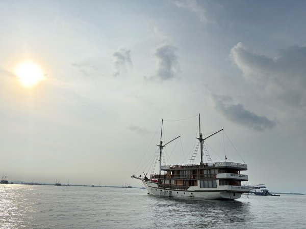 2027年10月印尼班達海豪華船宿潛水10日